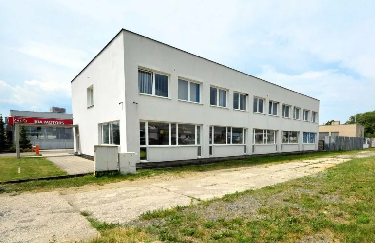 Na prenájom komerčná budova, Poprad , ulica Partizánska, 743 m2